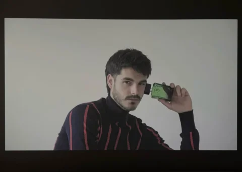 Publicidad. Miradas, gestos y paradigmas. 💚

@pradabeauty #PradaParadigme