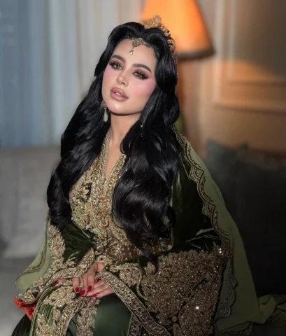 الحياة الجميلة هي أن تعيش بقلب ممتن، وروح هادئة، وتحيط نفسك بمن يحبك بصدق وأي فر