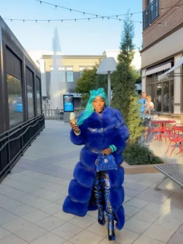 Even when it was cold 🥶 I was still hot 🥵 

Fur @istylebysonia 
Available @joj