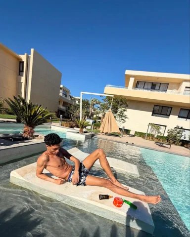 🏖️🤩🥤