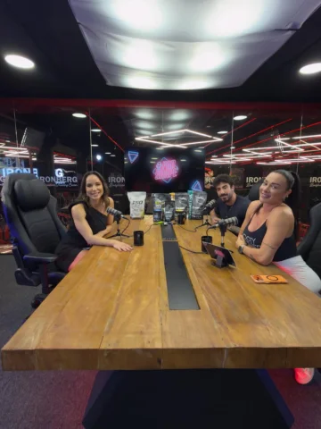 Hoje tem @carolborba1 no PodShape! 🤩

🔔 Episódio completo no canal. Link na bi