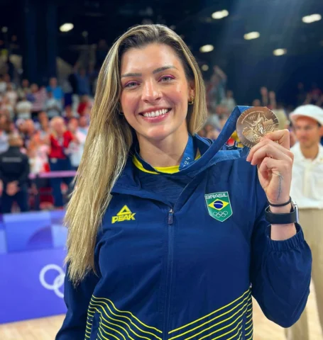 O melhor momento da vida de um atleta. Levar a medalha olímpica pra casa! 🇧🇷🥉