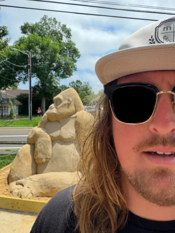 Someone made a sand sculpture of @dallas_soup so I had to document this work of 