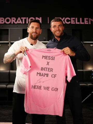 𝐓𝐇𝐑𝐄𝐄 𝐌𝐎𝐑𝐄 𝐘𝐄𝐀𝐑𝐒. 🔟🇦🇷🇺🇸

Big interview coming soon. 𝑺𝒕𝒂𝒚 