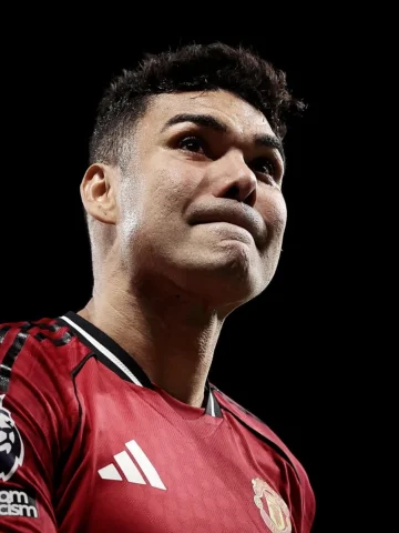 “𝐈’𝐦 𝐧𝐨𝐭 𝐜𝐫𝐲𝐢𝐧𝐠… 𝐲𝐨𝐮’𝐫𝐞 𝐜𝐫𝐲𝐢𝐧𝐠!“ 🥺👋🏼

Casemiro was very