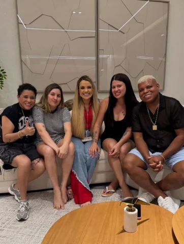 Resenha das boas!
Um encontro cheio de música, risadas e energia boa do jeitinho