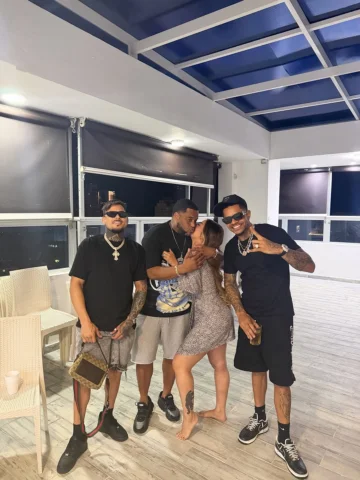 La para de la casa 2 😎🫡!!!! Nos extrañan 😩😩