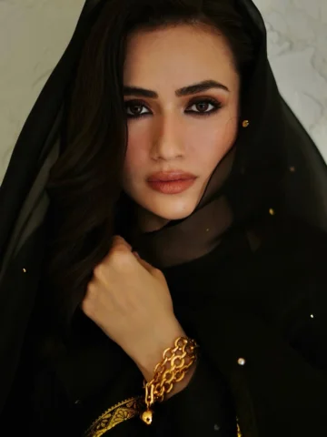 ♠️

@sadafkanwalfashion 🌹
@khojiiii ❤️
@nabila_salon