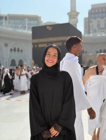 صور تدخل القلب علي طول كدة 🥹🕋

وأخيراً عرفت اتصور 🥹💗💗💗