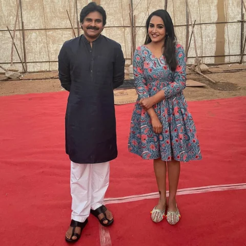 That smile 😍
#pawankalyanfans #telugumovies  #pspk
.
.
Thank you @yosam_designe