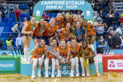Scudetto 🇮🇹 🏆✨🧡

Temporada dura, altos e baixos, mas que nunca deixamos de a