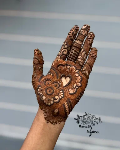 @hennaby_tazaheen

#dontrepost🚫

#hennanatural #hennastains #intricatehenna #br