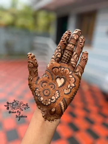 @hennaby_tazaheen

#dontrepost🚫

#hennanatural #hennastains #intricatehenna #br