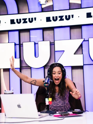 nos vemos mañana 11 am x @luzutv 💋 equipo completoooooooooooooo 👊🏻
.
.
fotone