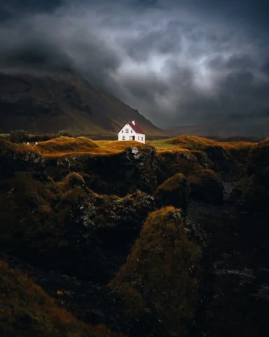 Changing light,
open land,
and weather that decides the day.
Nothing fixed.
Ever