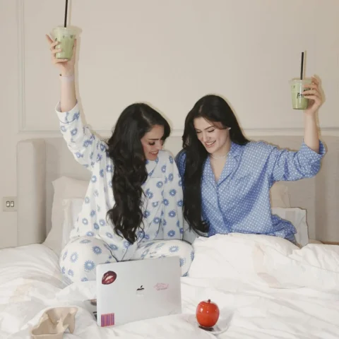 Happy girls in @undizfamily.uae 💙✨
