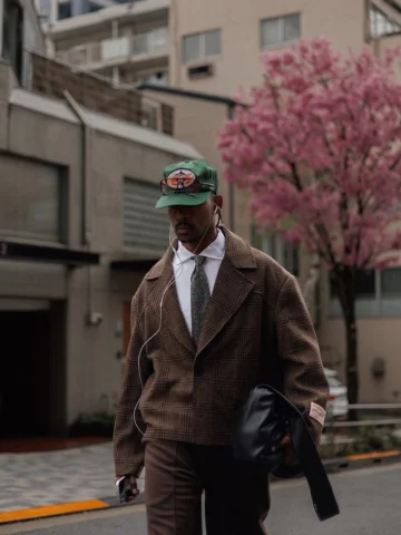 Tokyo, sakura season, brown outfit - perfect match 📸🎞️