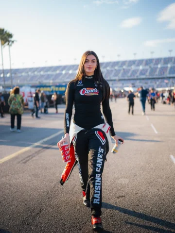 hi Daytona!! hitting the track for the first time in qualifying soon!!🌴