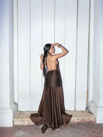 Un gran outfit para cerrar una noche inolvidable junto a los ganadores que se ro