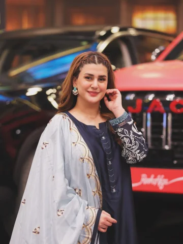 Another day, another Match and another lovely fit. 
@zah.studio 🥰

📸: @s_talha