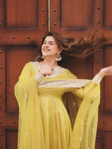 I’ve decided yellow is my colour for 2026 ☀️🌻✨

@aneelas_collection 
@s_talha19