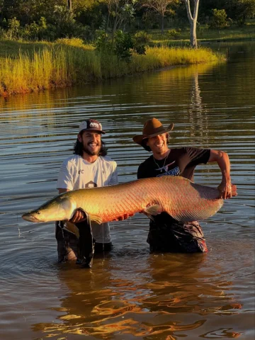 Pescada hoje rendeu! mais de 1Metrimei de peixe. 🎣