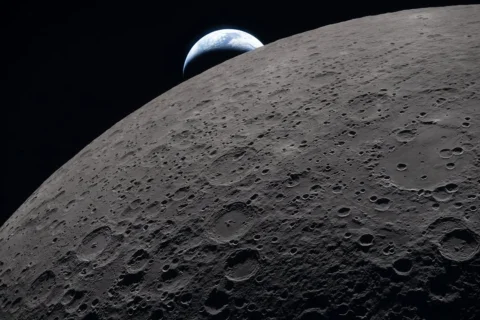 Geçen yüzyıl Dünya’nın doğuşunu (Earthrise) çektiler. Bu yüzyıl batışını (Earths
