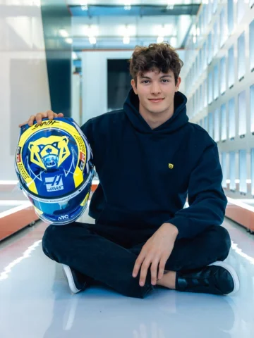 season 2 spec. 💙💛

@bellracinghq 🙏🏼