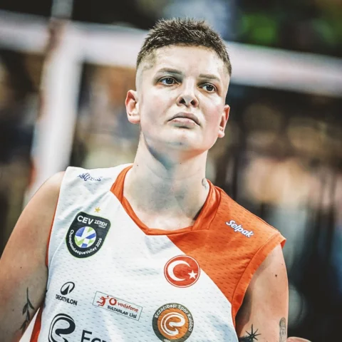 Sessizlik vadetmiyorum !!!
 Sükûnet arayan bale izlesin 🤫🐺

Louder than ever,
