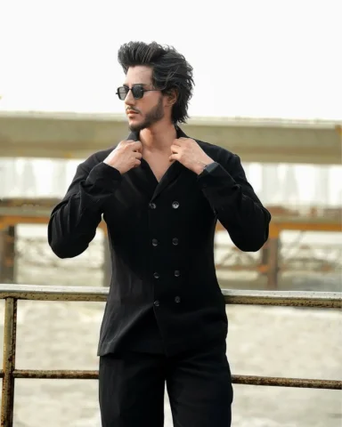 Elegance is not about being noticed, it’s about being remembered.