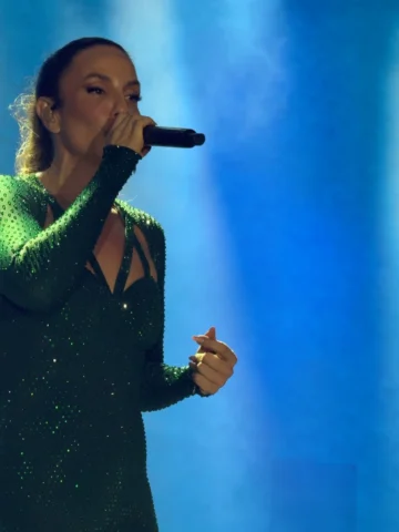 Eu não tenho palavras pra descrever o que senti ao dividir esse palco com você. 