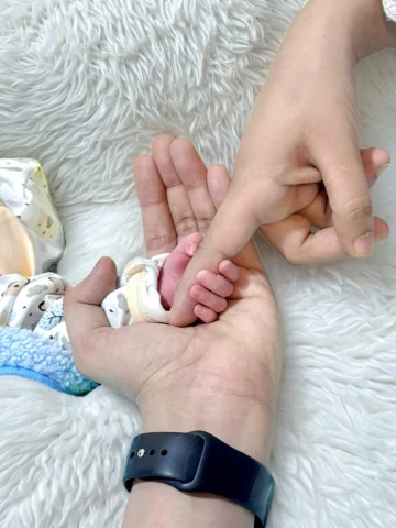 Alhamdulillah for this blessing that holds our fingers and our hearts.