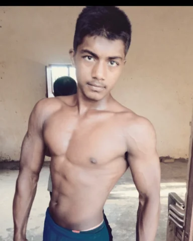 2014 🦍
Blessed😇
 build difference 
.
.
.
.
.
.
.

#fitness #gym #workout #fitn