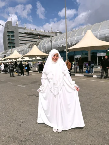كلما اذتني الدنيا :❤️‍🩹
اتذكر حب الله لي عندما اختارني ودعاني لزيارة بيته الحرم