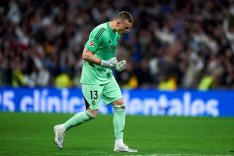 Hasta el final 🤍
#HalaMadrid#Derbi#NocheBlanca#Team#AL13