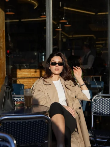 She belongs to Paris, in a way 🤍

📸 : @houss_kh