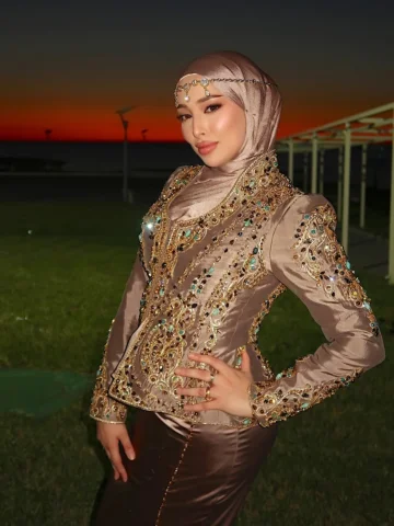 ⁨	اطلالتي الانيقة كان الكاراكو العاصمي الجزائري 🇩🇿❤️

من تصميم الفنان العالمي 