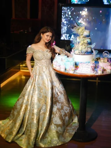 Grateful for each one of you who showed up🩵✨

Cakes: @affyy.bakes
Wearing: @sat