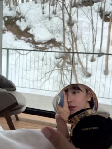 It was my first time skiing since elementary school.
After falling a few times, 