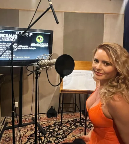 BASTIDORES 🎬🎙️————. Dia de fazer a ADR ( Automated Dialogue Replacement) das f