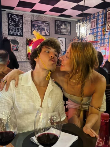 A gente, paquitos por razão nenhuma no nosso restaurante preferido
Ixii deixa el