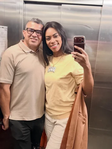 Hoje não é dia de nada, foi só uma foto no elevador com @pr.oseaschagas meu #mel