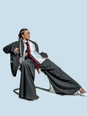 Extra extra… business, but make it high fashion. 📰🔥

Full look @valenteworld

