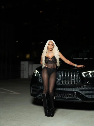 Vroom vroom 💨💨💨 Hair: @hairofparadise7 
Install: @yanithelacewiz 
MUA: @denis