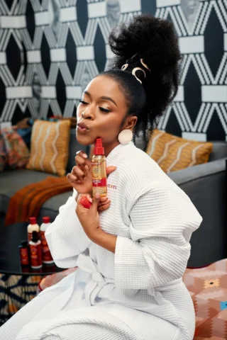 Scroll through to see @nomzamo_m's behind-the-scenes prep before she takes us ou