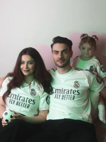 متحمسين للكلاسيكو؟ ⚽️ اعطوني توقعاتكم للنتيجة و ارجعو بعد المبارة 👀

بأي صورة ب