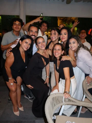 ESTRENAMOS LA SEGUNDA TEMPORADA DE @mofleladelbarrio ♥️📺🔥
Nos vemos de lunes a