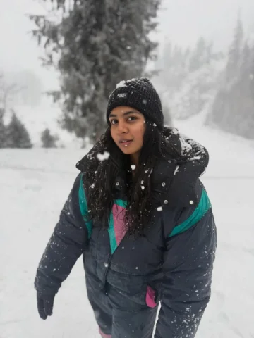Un-edited happiness 🤍 
Yes, we sat & listened to “Pudhu vellai mazhai” while we