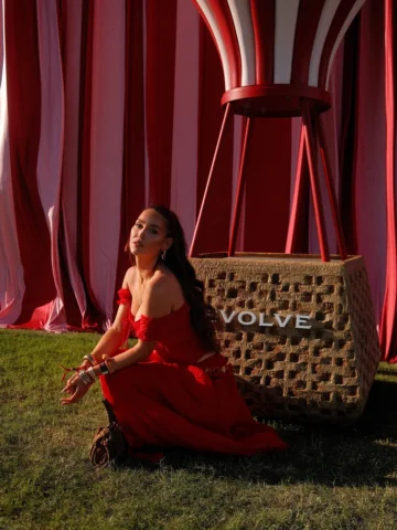 At @revolve festival 🌵❤️

*publicité