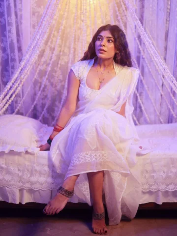 🦢

@vinayakghoshal ❤️
@street_baba I am obsessed with how this came out 🥰
@gla